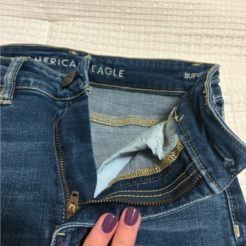 American Eagle Outfitters Dark Wash Super Hi-Rise Jegging - Picture 3 of 5